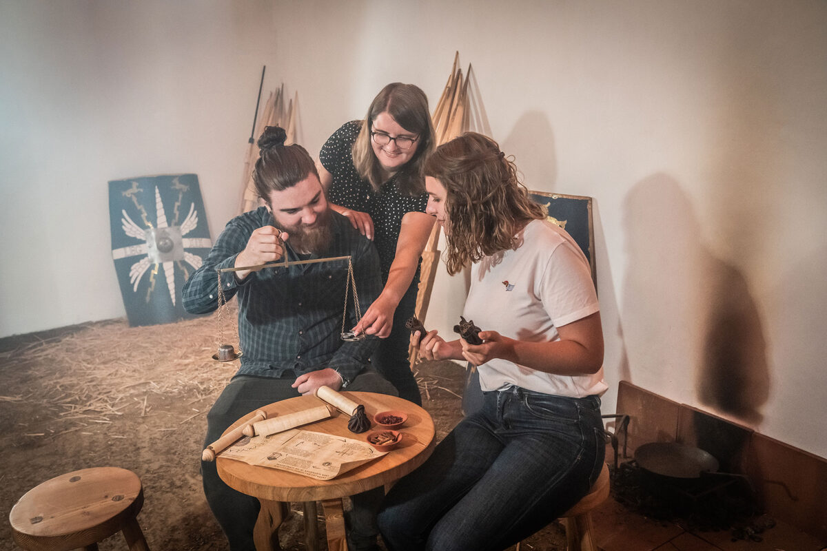 Spielszene im Römer-Escape-Room des LWL-Römermuseums Haltern
