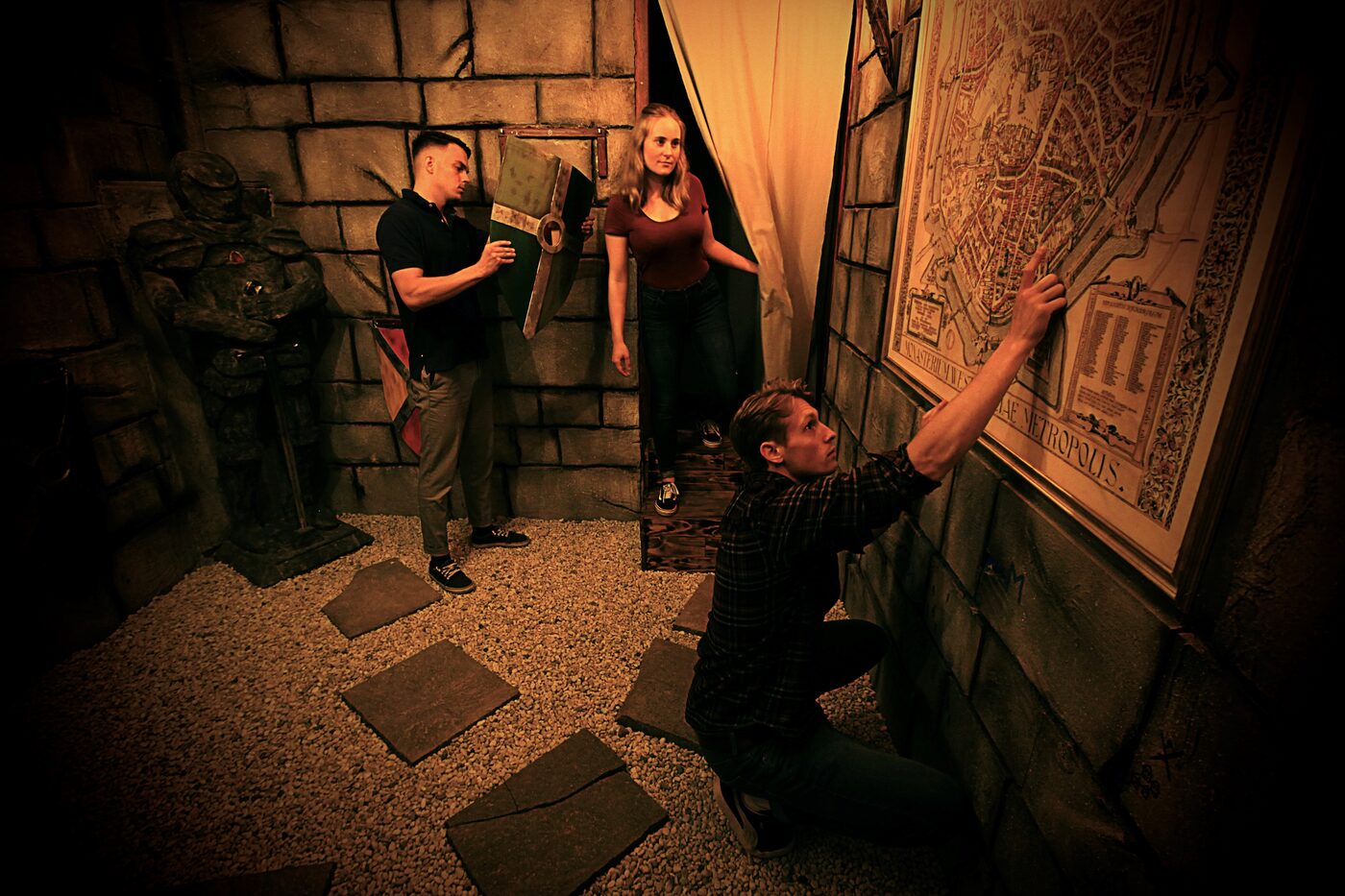 Spielszene in einem selbst gebauten Escape Room